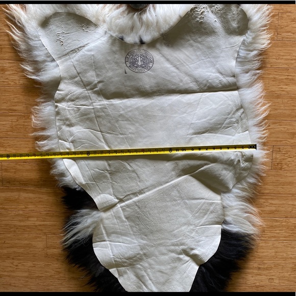 Icelandic Sheepskin Rug / Pelt - Picture 5 of 5